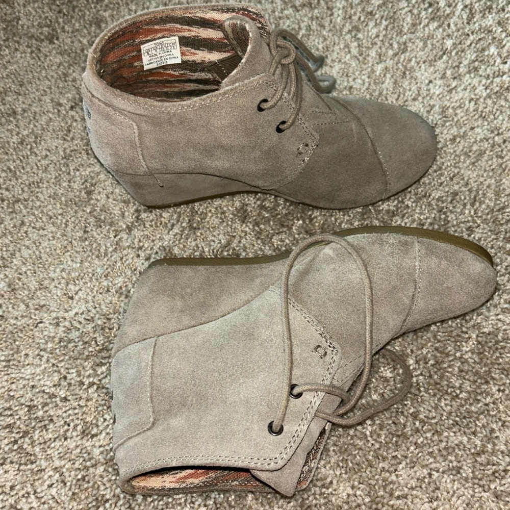 Tom autumn wedges